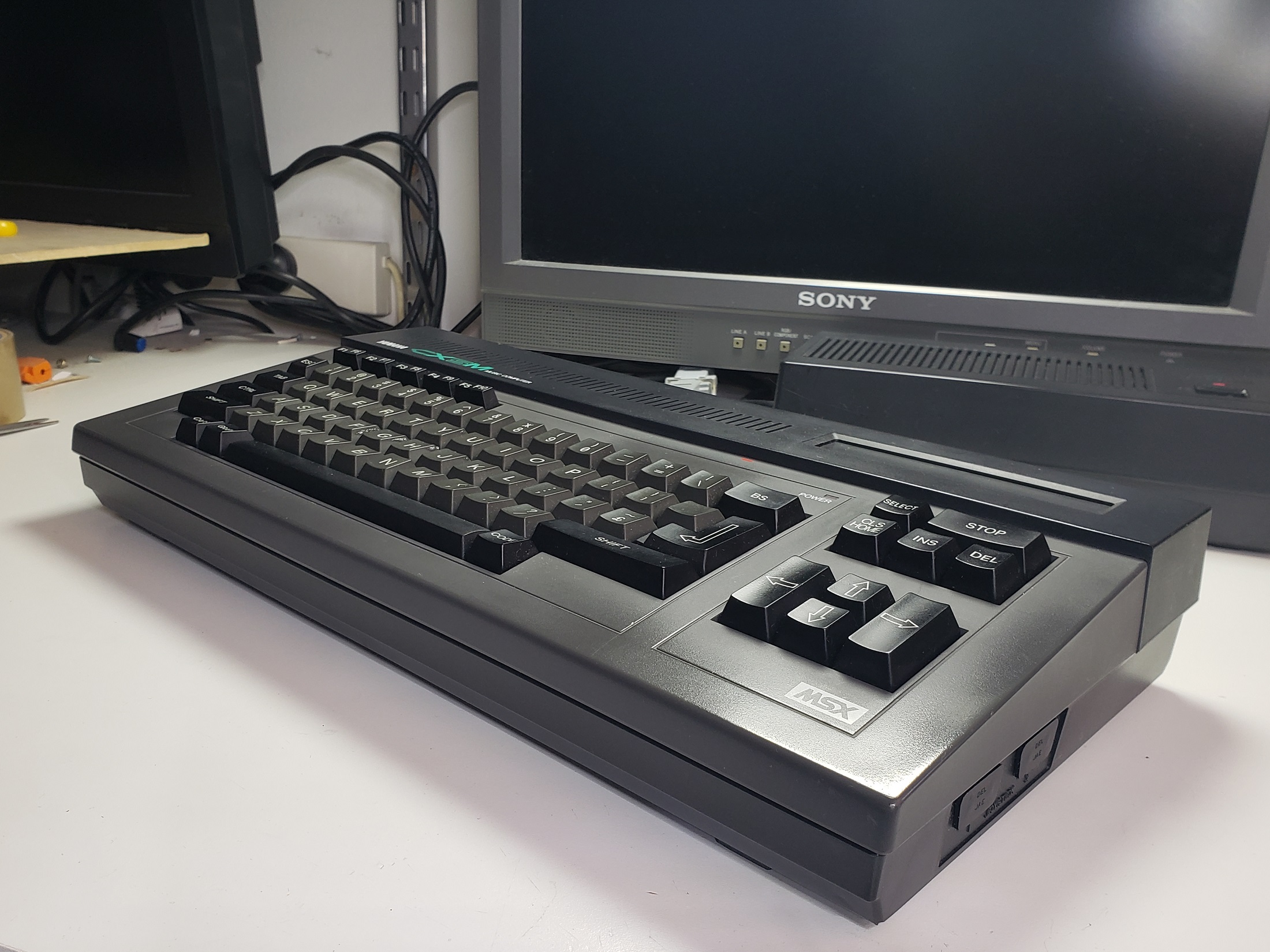 Yamaha CX5M: Consola lateral - 002121