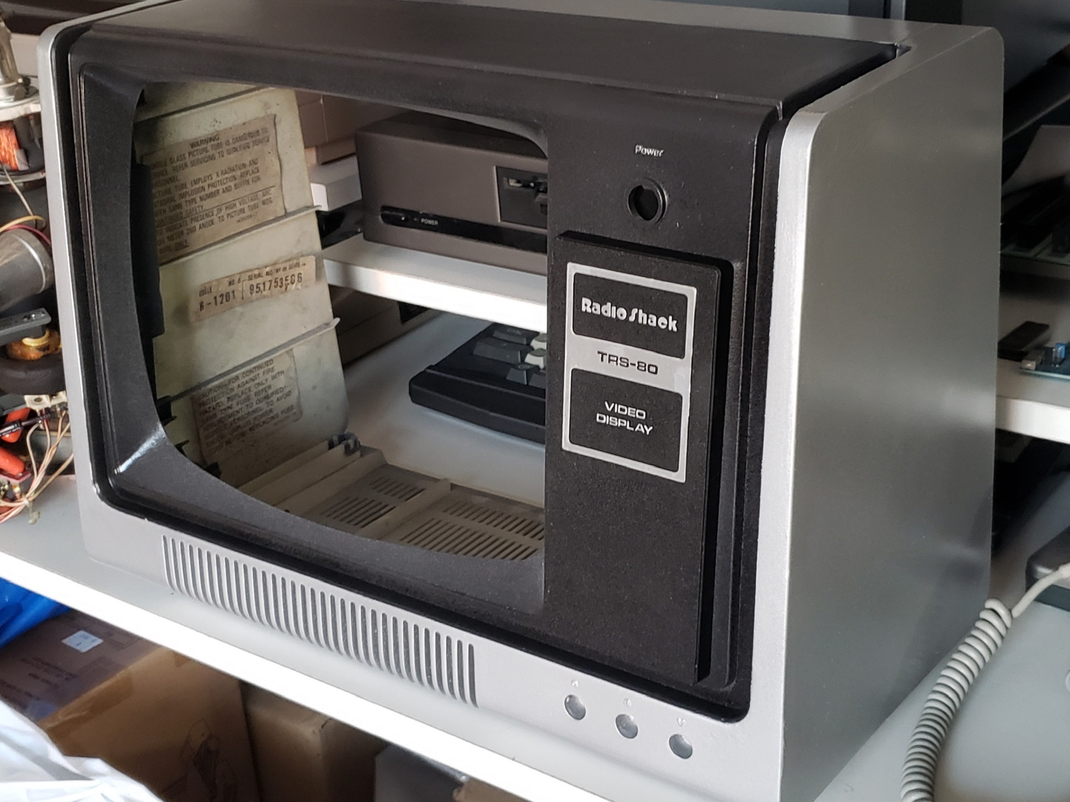 Radio Shack TRS-80 Model I Monitor: 20 - Gabinete terminado