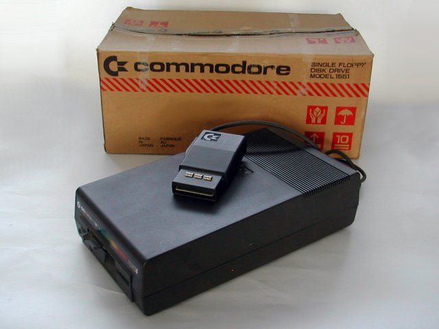 Commodore C1551: Drive y Caja