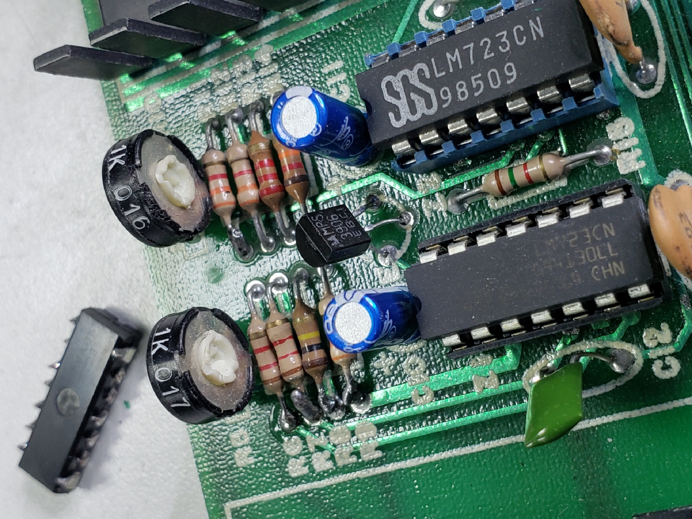 Radio Shack TRS-80 Model I: 24 - LM723
