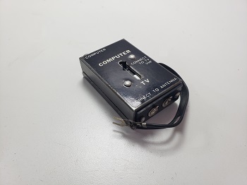 Atari 800XL: Switch RF - AT84237805