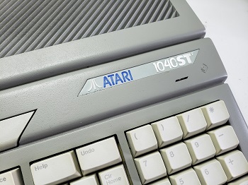 Atari 1040STF: Acercamiento - A169C1002968